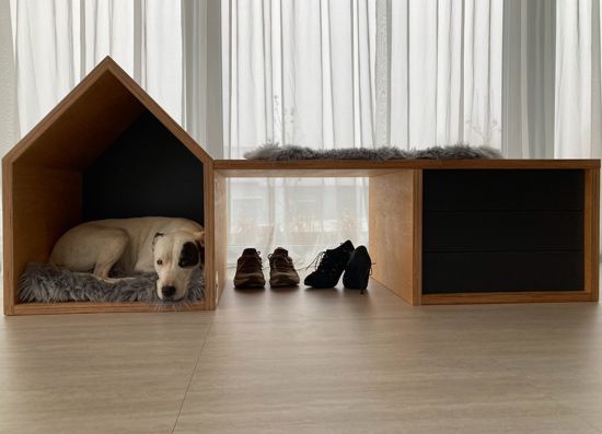 Lavice S Peli╠Üs╠Îkem 1